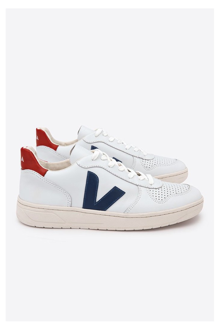 veja v12 extra white cyprus