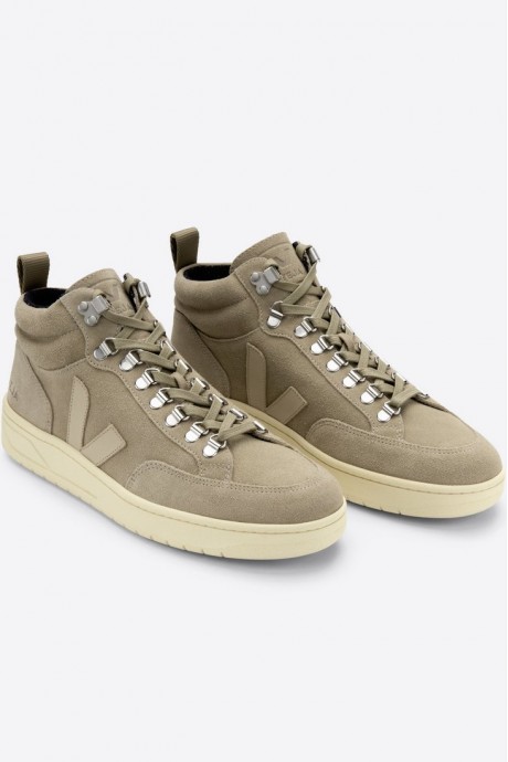 Basket Roraima Suede Dune Almond Veja