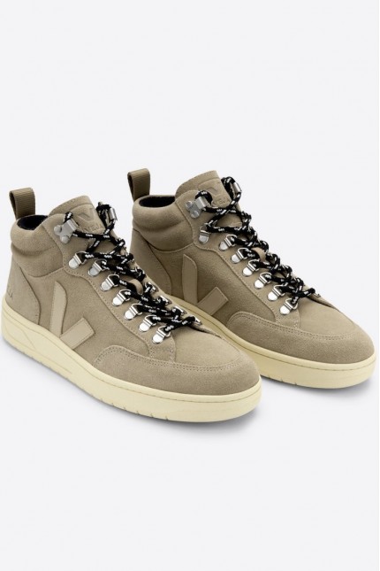 Basket Roraima Suede Dune Almond Veja