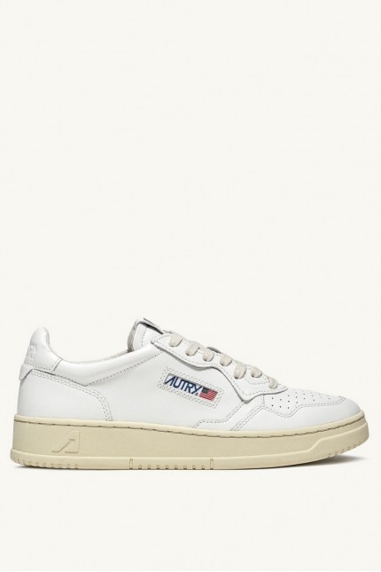 Medalist Low Leather Shoes White Autry