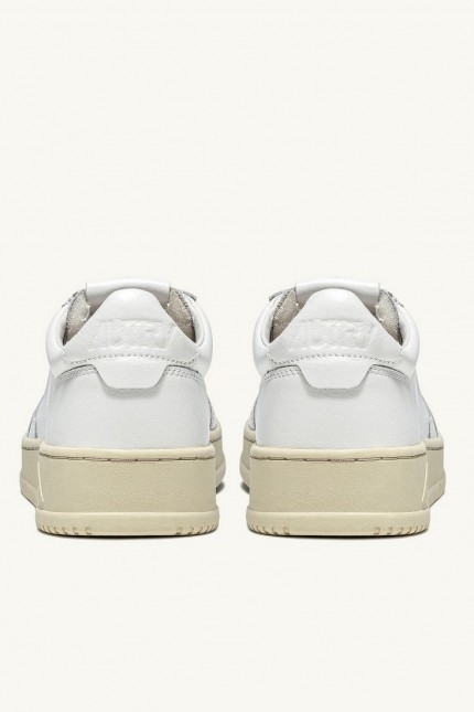 Medalist Low Leather Shoes White Autry