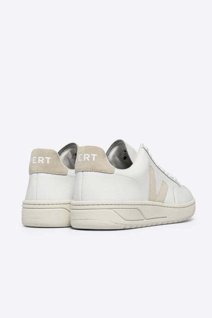 Basket V12 Leather Extra White Sable Veja