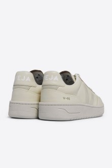 V90 O.T. Leather Cashew Pierre Veja