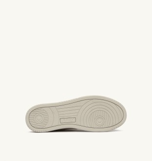Medalist Low Leather Elephant / Suede Black / Pinecone Autry