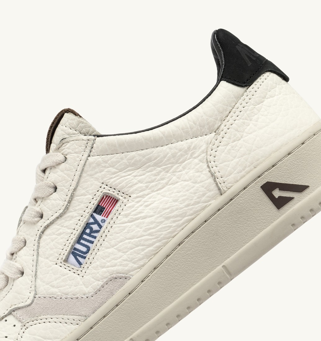 Medalist Low Leather Elephant / Suede Black / Pinecone Autry