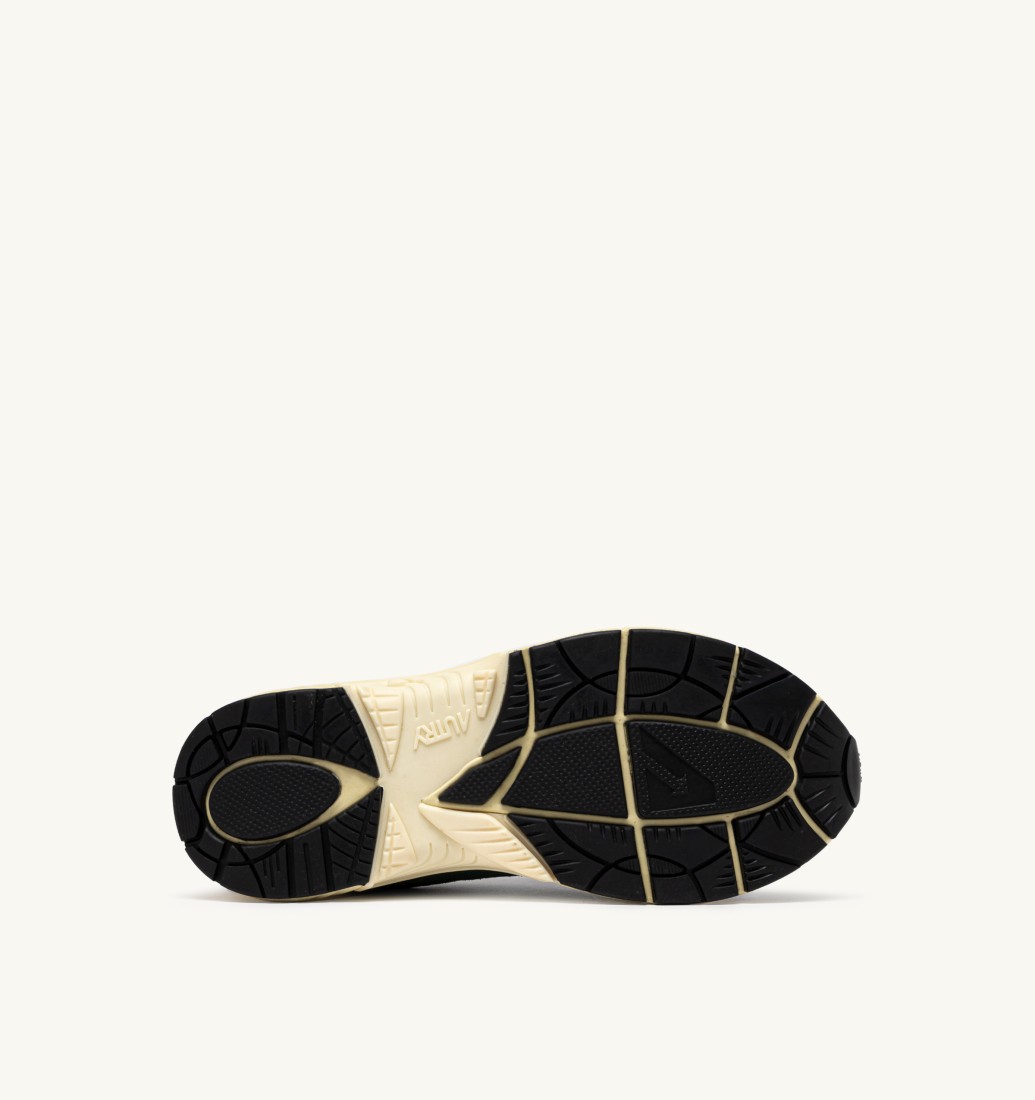 Basket Hyperway Suede / Mesh Black / Silver Autry