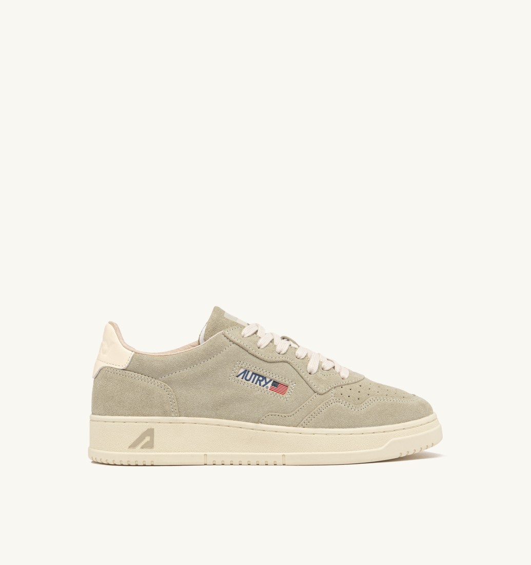Basket Medalist Low Finish / Suede Papyrus / White Autry