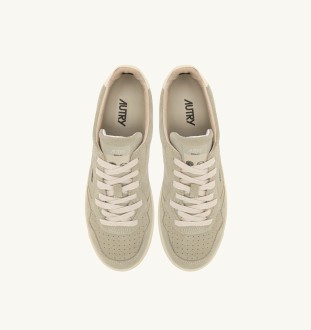 Basket Medalist Low Finish / Suede Papyrus / White Autry
