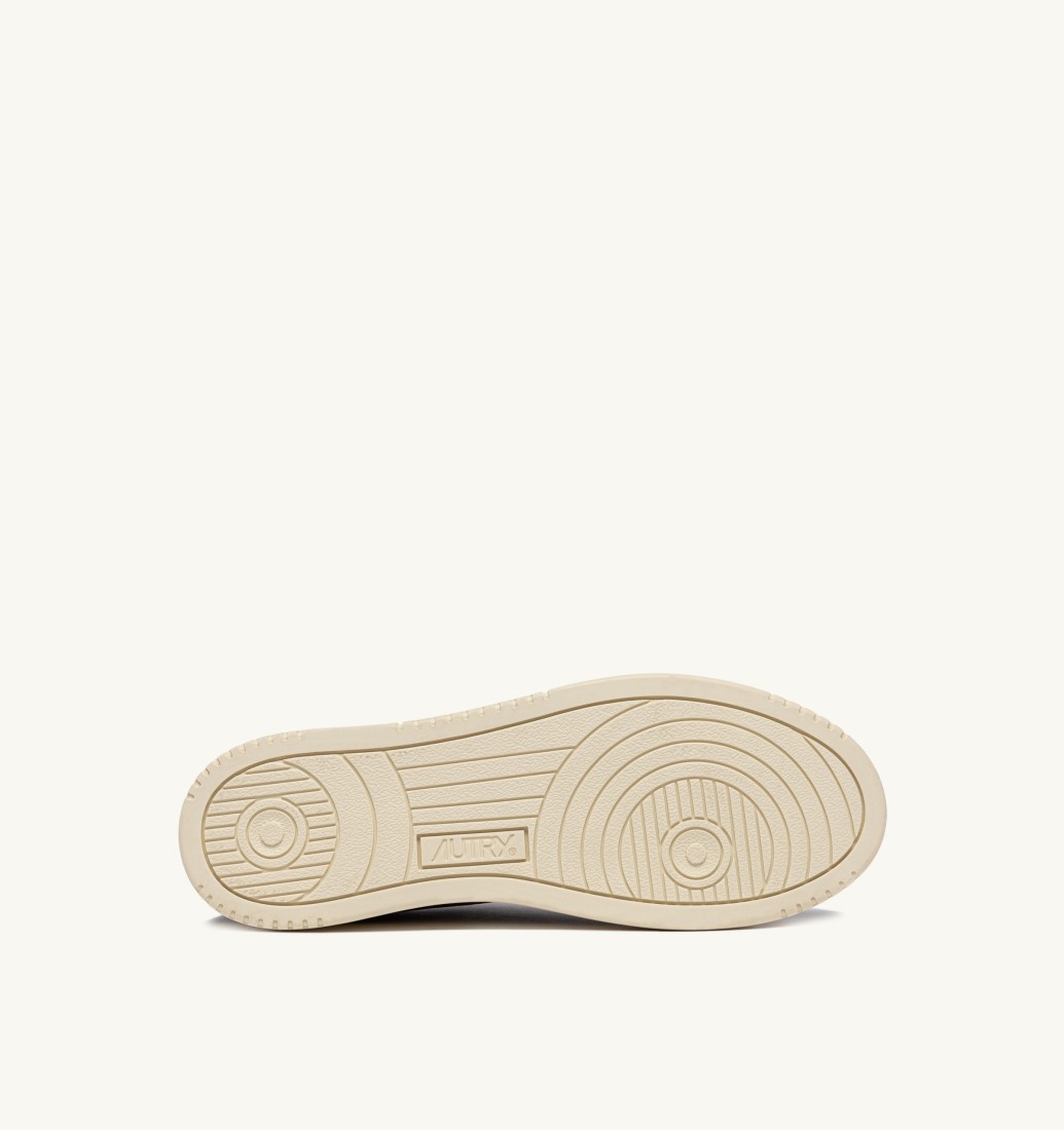 Basket Medalist Low Finish / Suede Mislet / White Autry