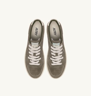 Basket Medalist Low Finish / Suede Mislet / White Autry