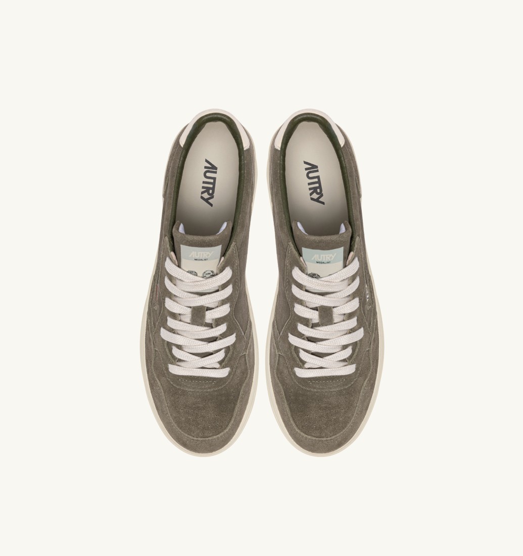 Basket Medalist Low Finish / Suede Mislet / White Autry