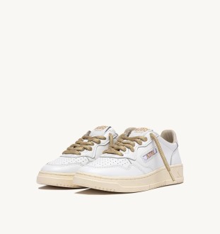 Medalist Low Leather Swoll White / White Autry