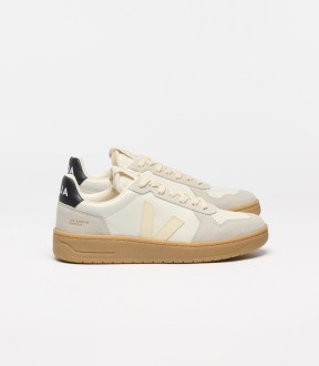 V-82 Leather Pure Calcaire Black Veja