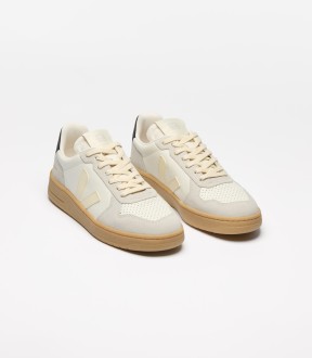 V-82 Leather Pure Calcaire Black Veja