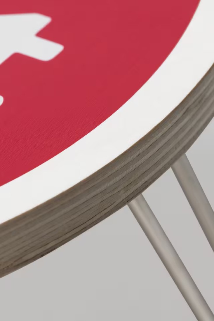 Heart Folding Table Scarlet / White Carhartt WIP