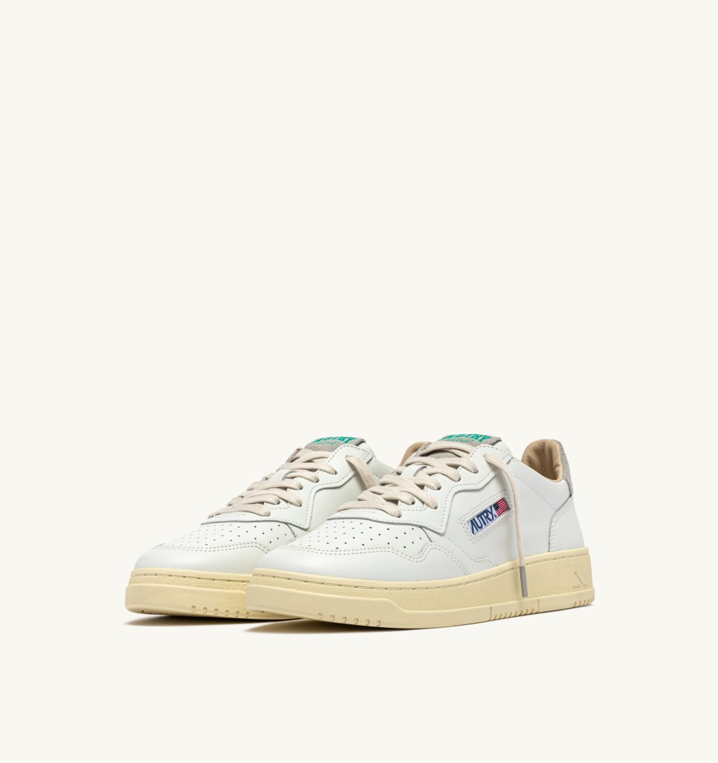Basket Medalist Low Leather / Suede Logo White / Nuvole Autry