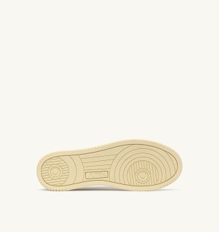 Basket Medalist Low Leather / Suede Logo White / Nuvole Autry