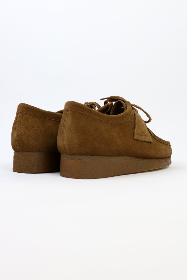 clarks cola wallabee